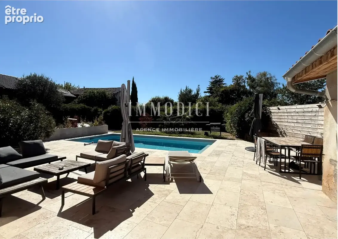 Maison de caractère rénovée avec piscine à Genouilleux. - photo 3