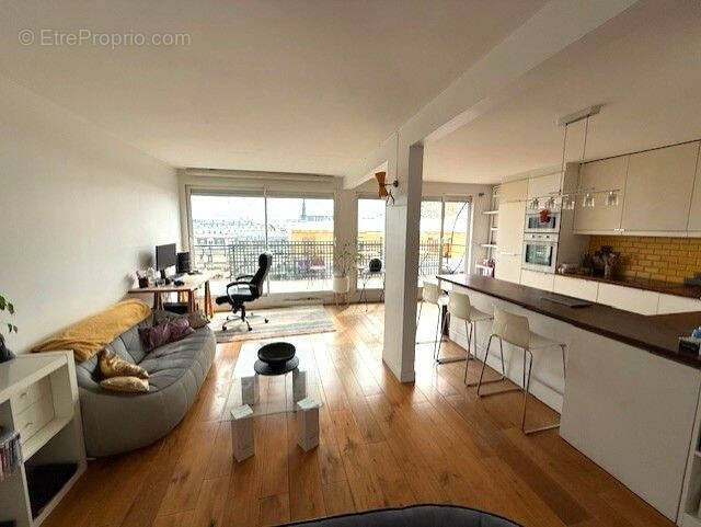 Appartement à PARIS-18E