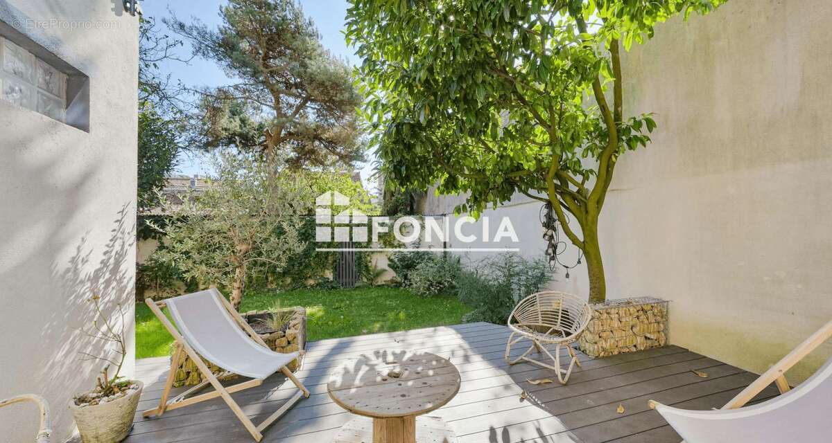 Maison à LE PLESSIS-ROBINSON