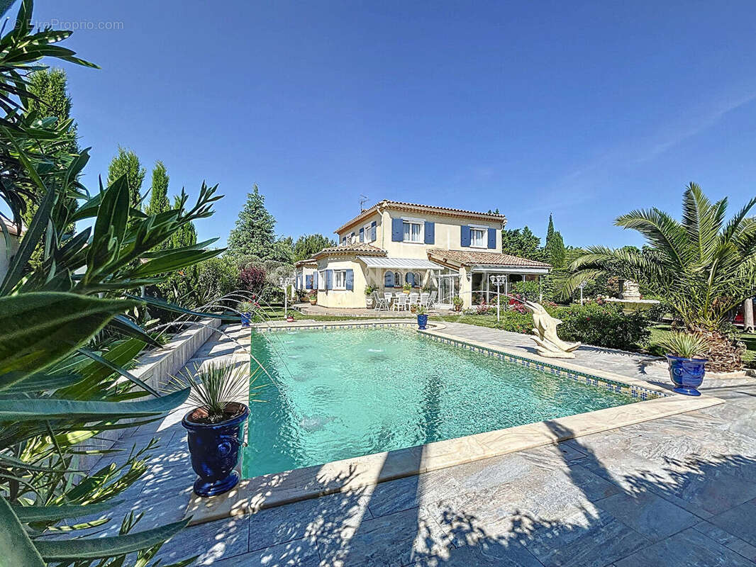 Maison à ROCHEFORT-DU-GARD