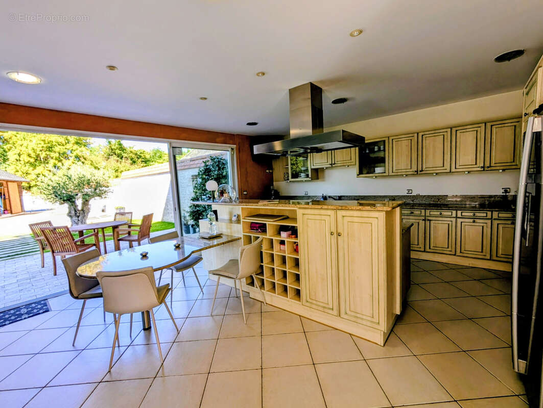 Maison à SAINT-JEAN-DE-BRAYE