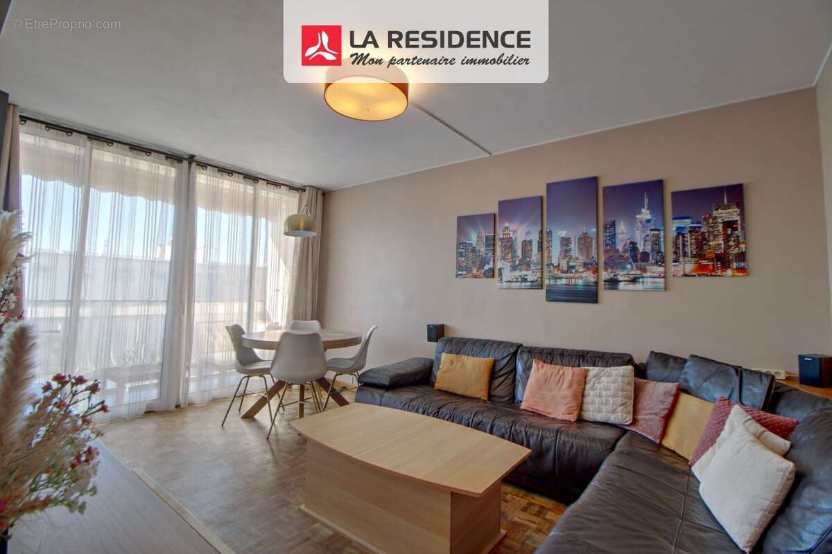 Appartement 76 m² à Les Clayes-Sous-Bois  - photo 2