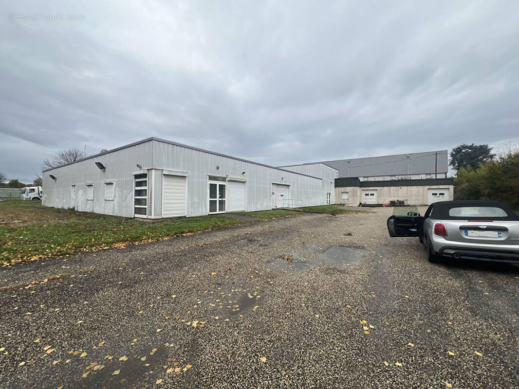 Commerce à PONT-EVEQUE