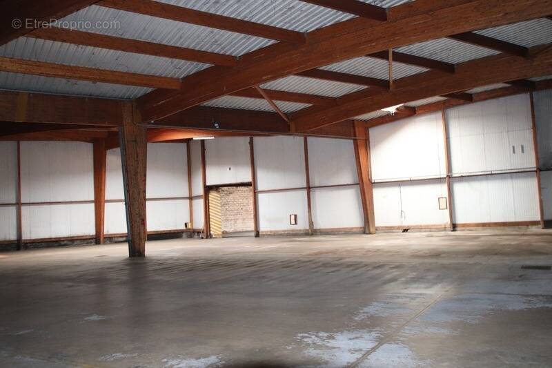 Commerce à LA CLAYETTE