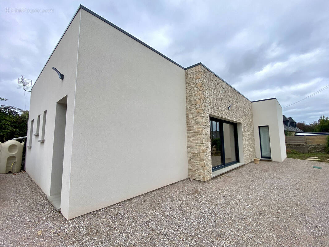 Maison à EMONDEVILLE
