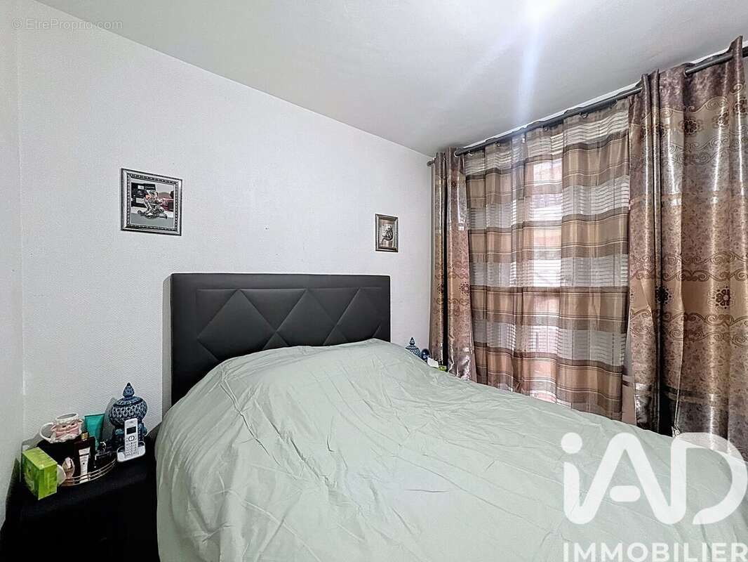 Photo 9 - Appartement à VILLENEUVE-LA-GARENNE