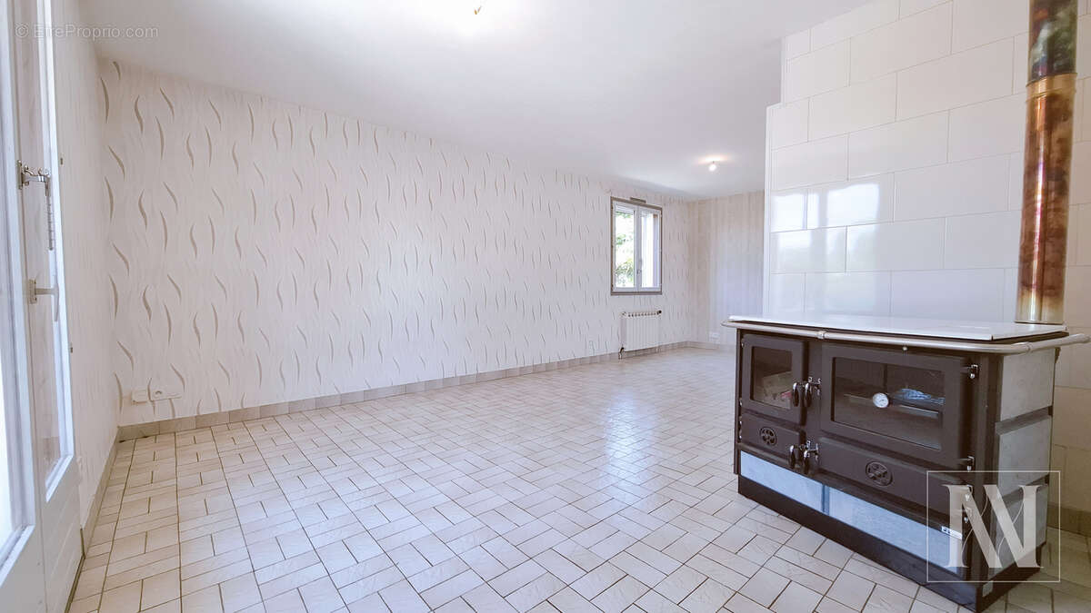 Cadre résidentiel recherché pour cette maison familiale pleine de charme - photo 6