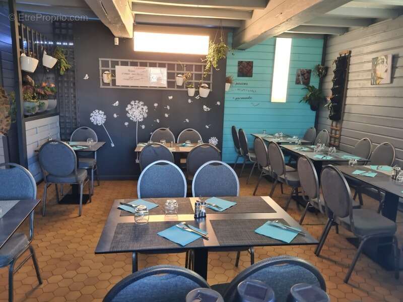 Commerce à NIEUL-LE-DOLENT