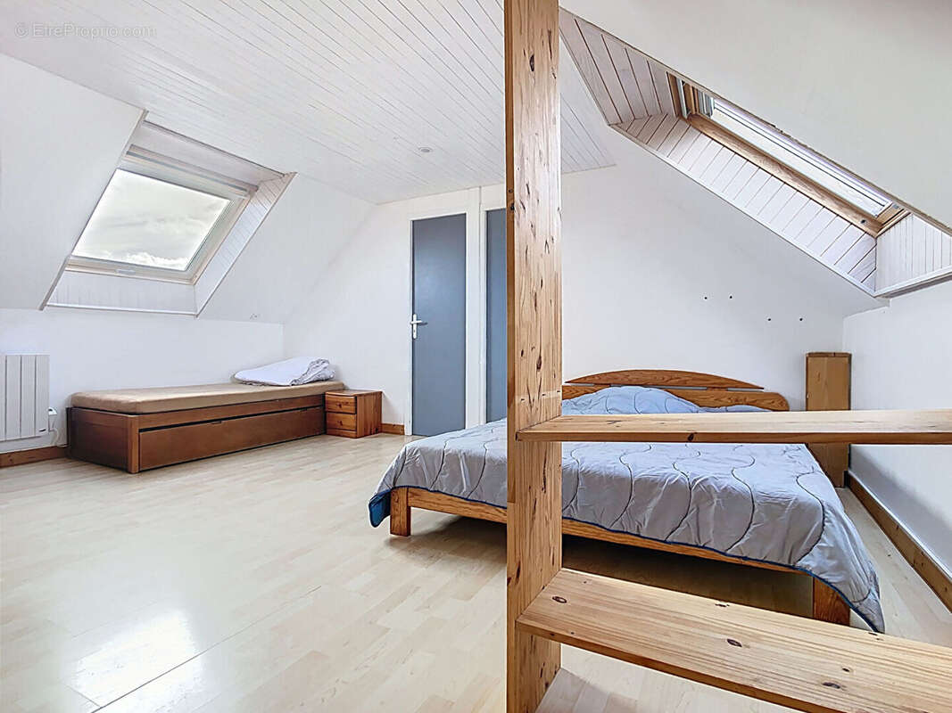 Maison à LAMPAUL-PLOUARZEL