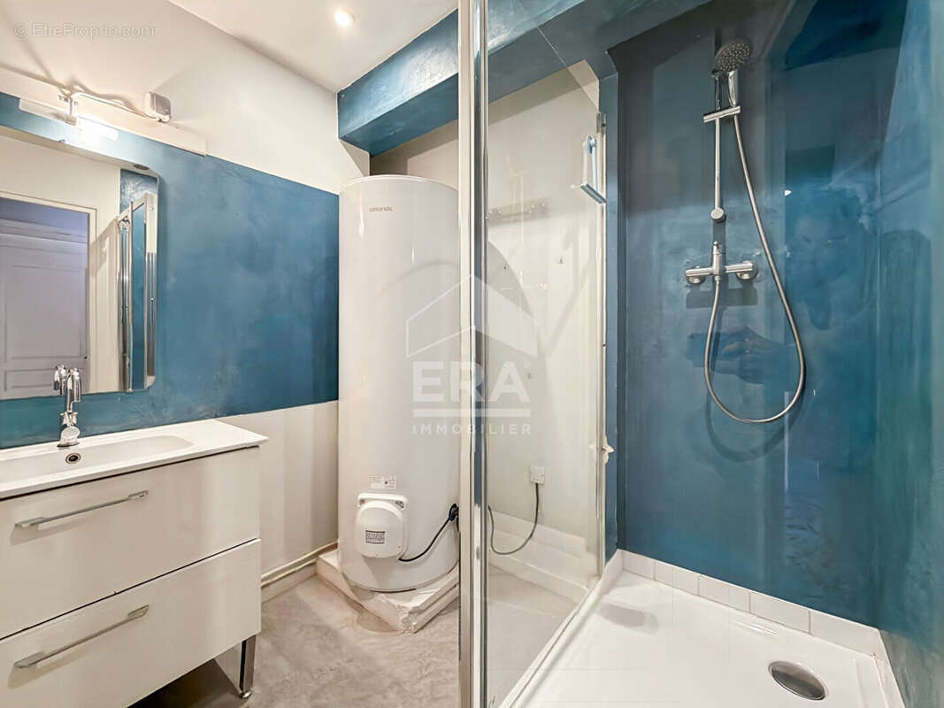 Appartement à MARSEILLE-1E