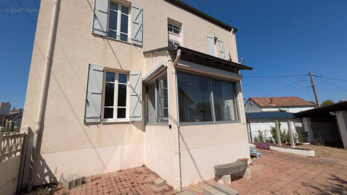 Maison à VARENNES-SUR-ALLIER