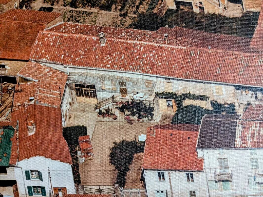 Maison à SAINT-MAURICE-DE-SATONNAY