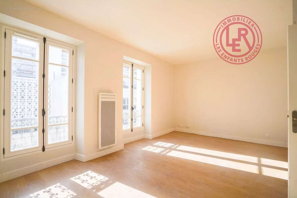 Appartement à PARIS-11E
