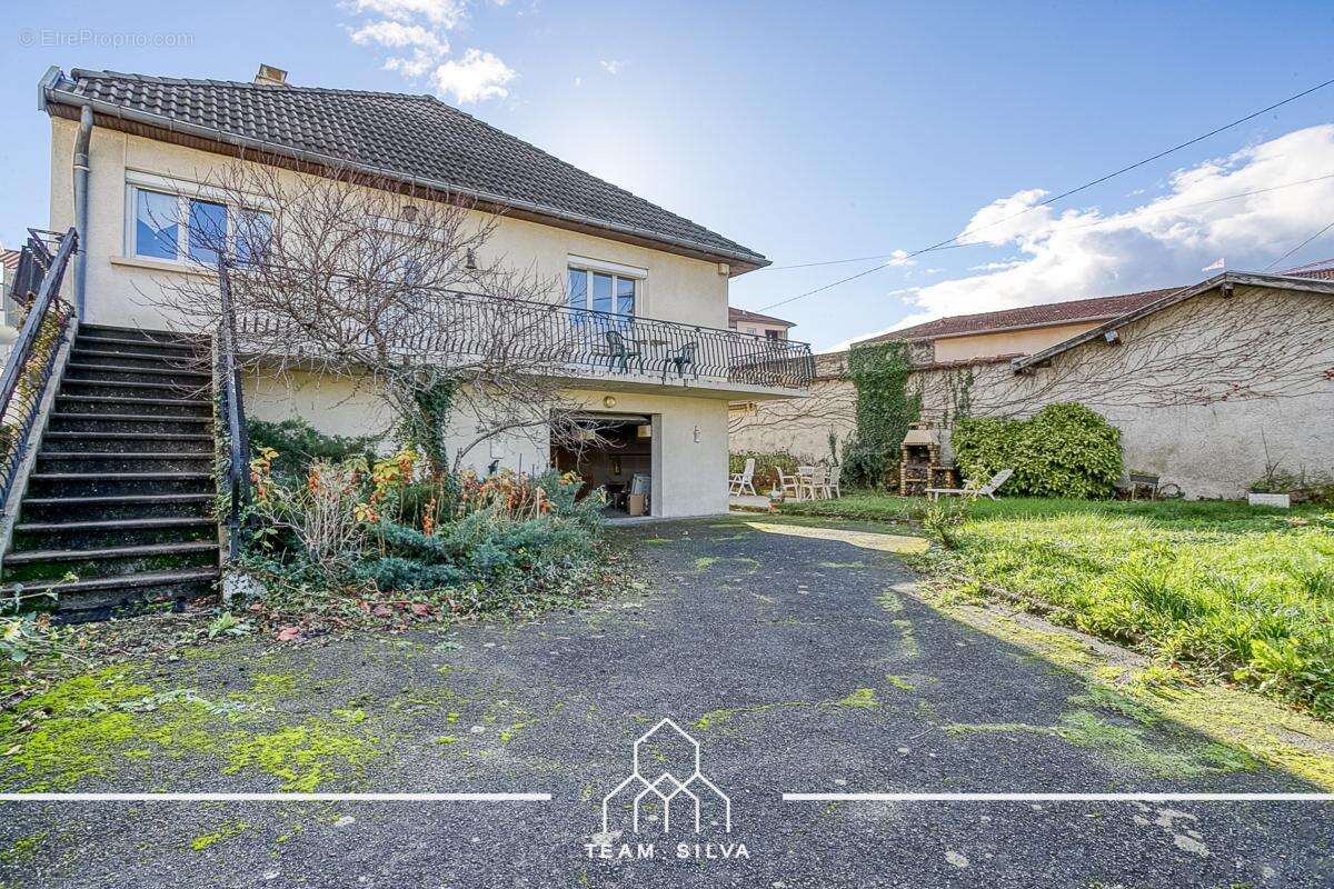 Maison à SEREZIN-DU-RHONE