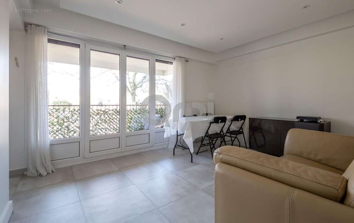 Appartement à SAINT-MAUR-DES-FOSSES