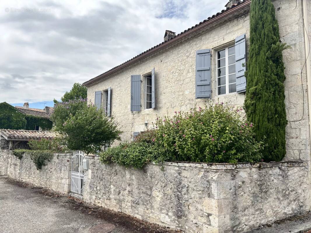 Maison à ROQUECOR