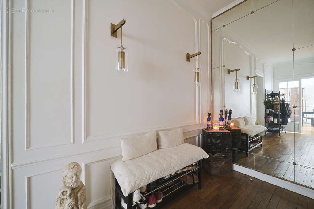 Appartement à PARIS-16E