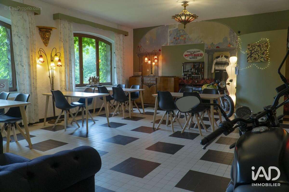 Photo 4 - Commerce à MONTSAUCHE-LES-SETTONS