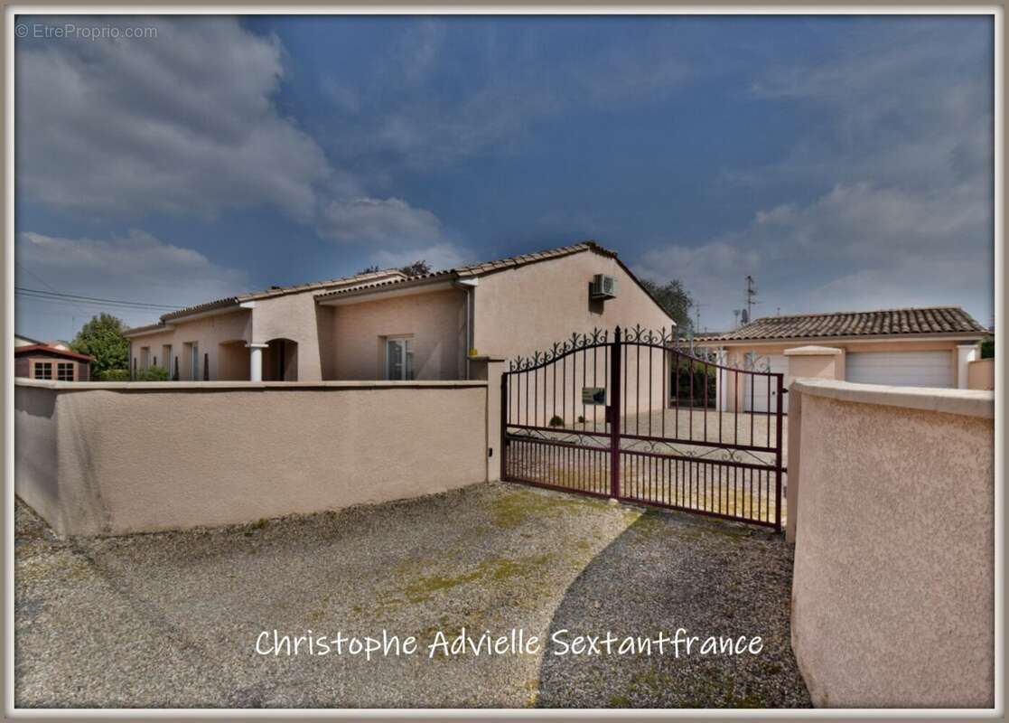 Bergerac; maison de plain pied 3 chambres 2 salles d'eau, double séjour, double garage séparé sur 909 M2 - photo 11
