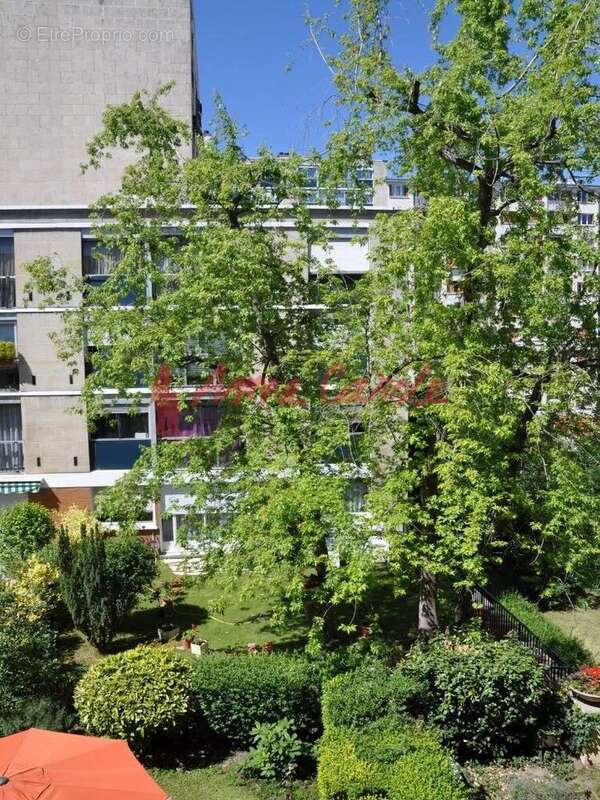 Parking à PARIS-20E