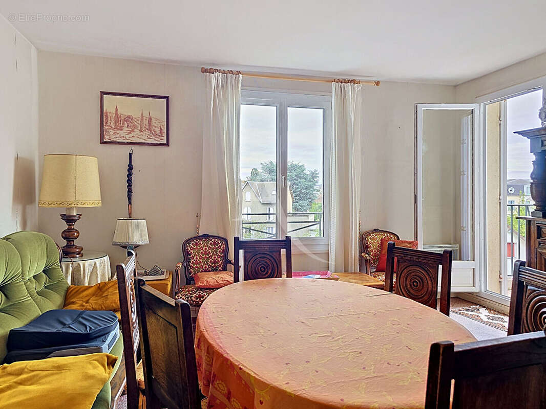 Mantes-la-Jolie Centre-ville Appartement 3 pièces de 67 m² avec balcon, ascenseur, box et cave ? Proche gare - photo 3
