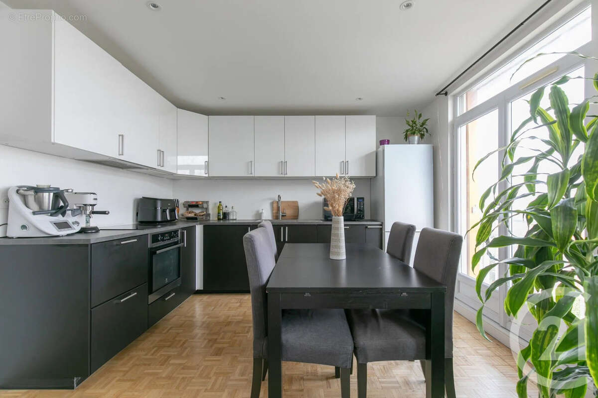 Appartement à SAINT-MAUR-DES-FOSSES
