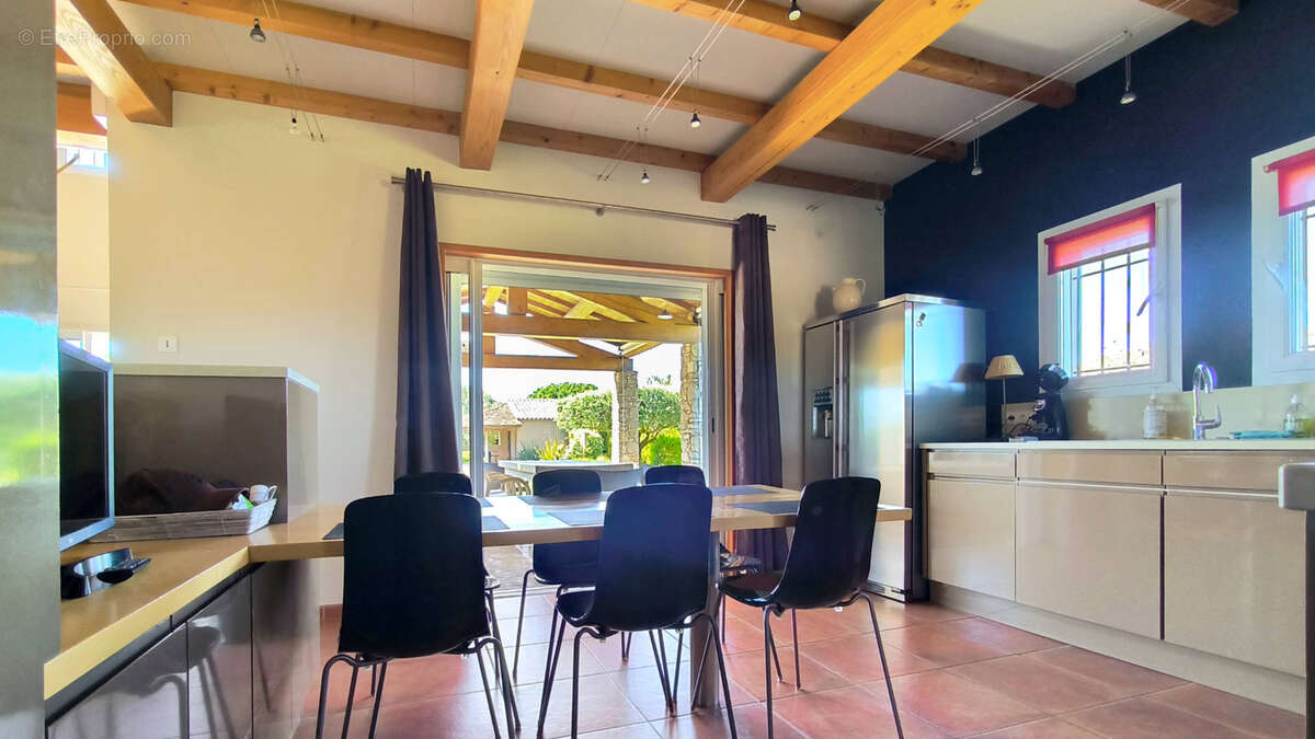 Propriété d’exception avec piscine et 3 600 m2 en bordure de campagne près d’Uzès - photo 14