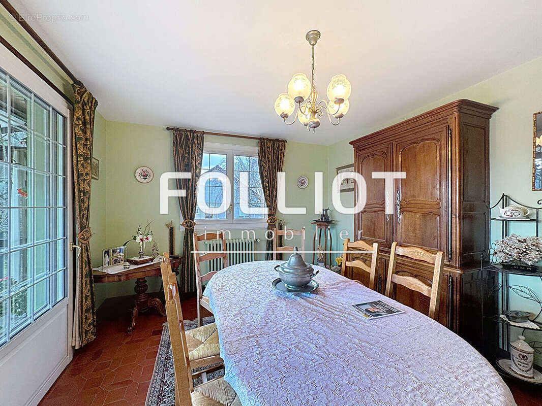 Maison à CERISY-LA-SALLE