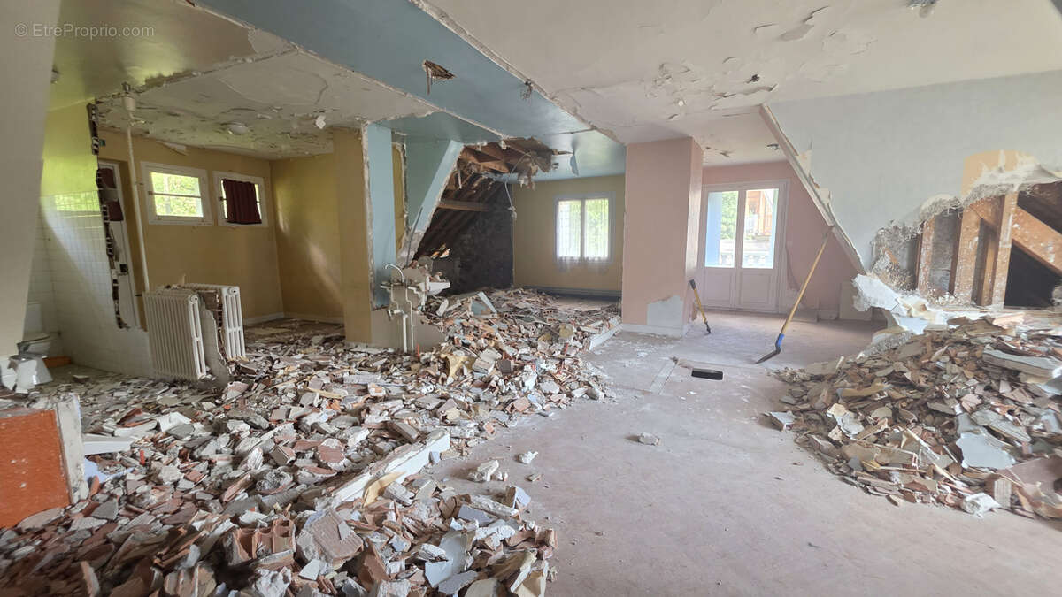 Sublime potentiel de rénovation pour cette maison de village mitoyenne - photo 17