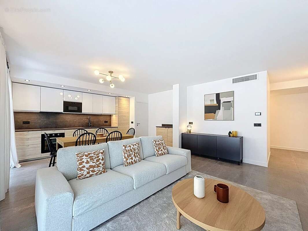 Appartement à LE CANNET