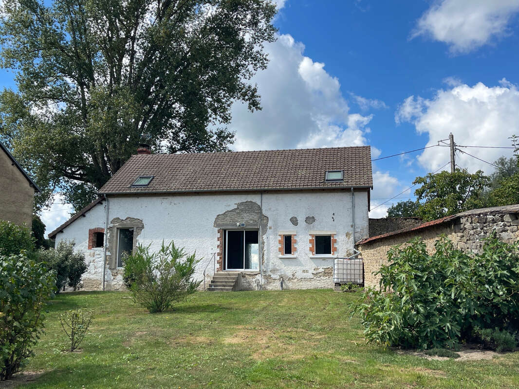 Maison à SAINT-MARCEL-EN-MARCILLAT