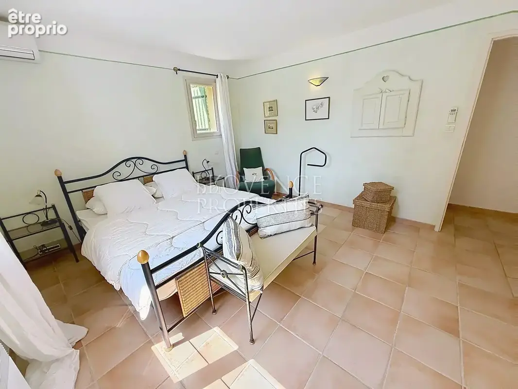 Propriété d'exception avec moulin du 19ème siècle, villa indépendante, 2 piscines sur 1,6 hectare - photo 64