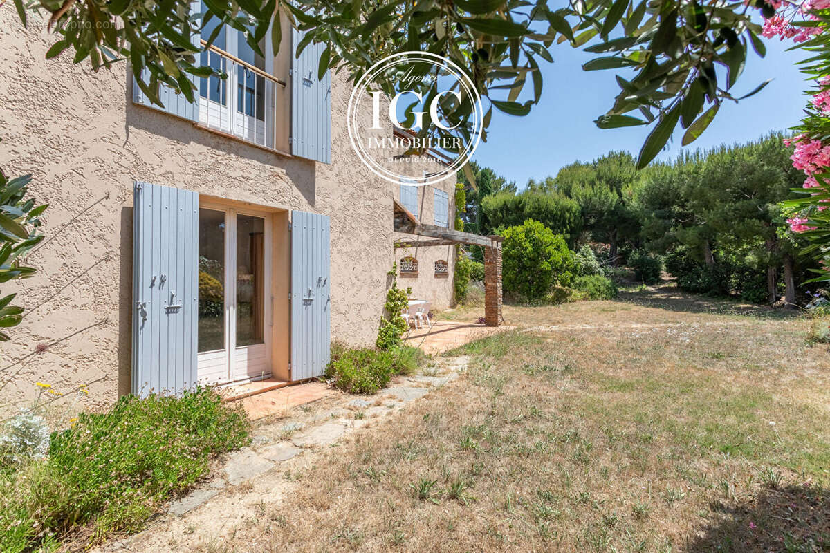 Propriété de caractère avec vue mer  320 m² Terrain de 1 400 m²  Secteur Barqueroute - photo 3
