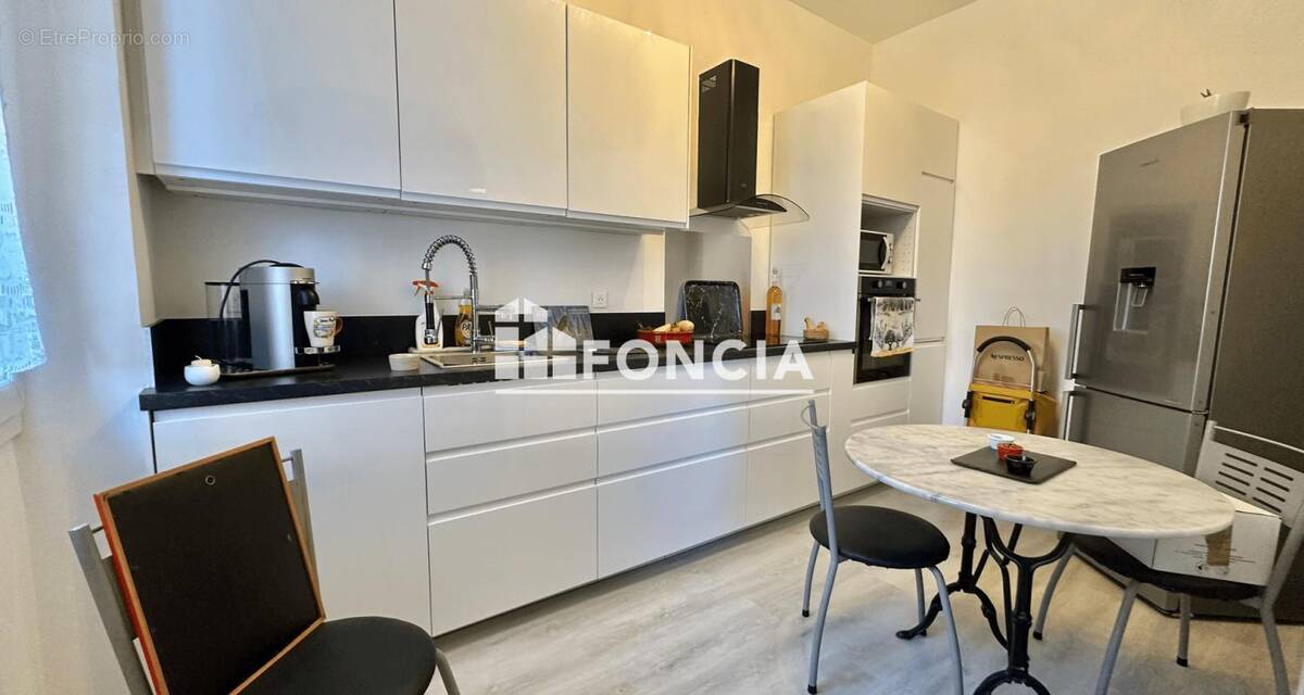 Appartement à MARSEILLE-5E