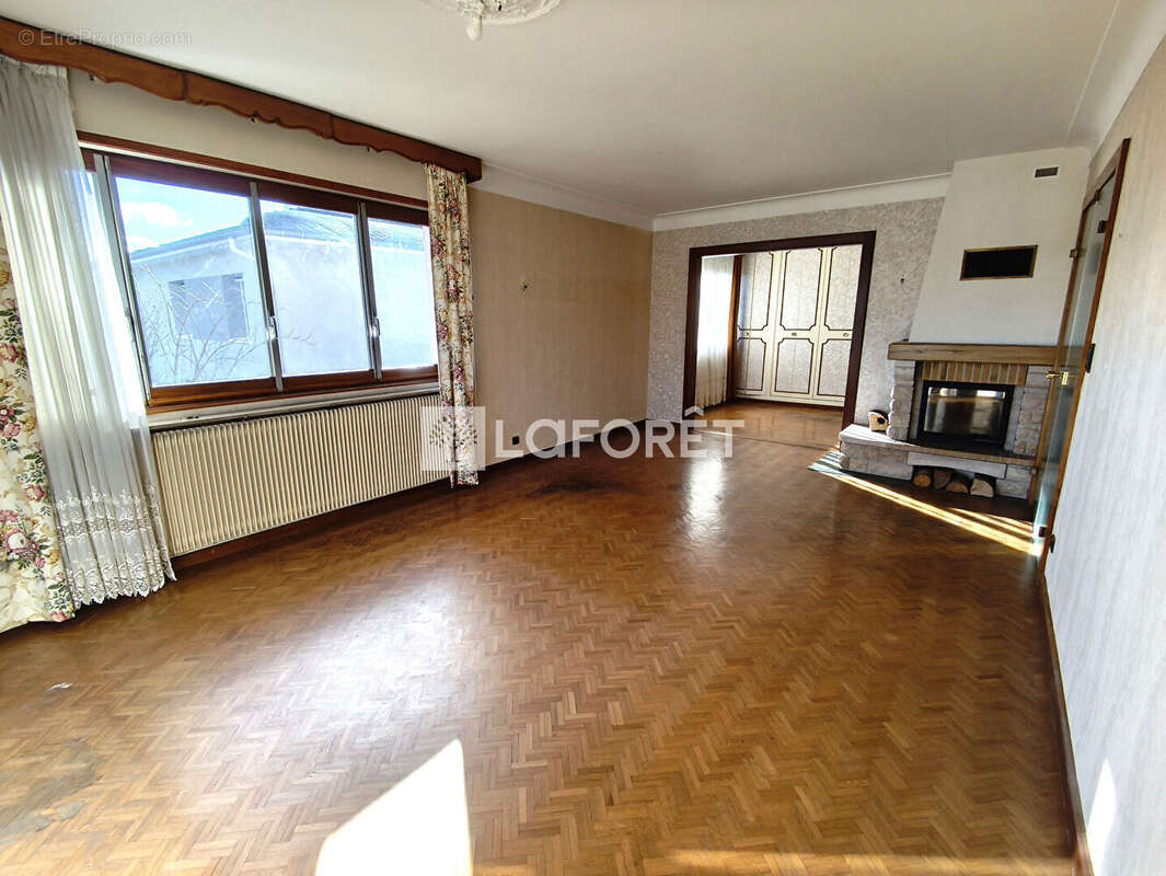 EPINAL Maison stylée année 70 - photo 2