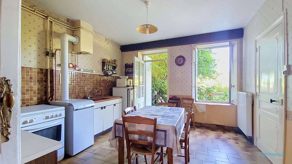 Maison 180 m² à Saint-Jean-De-Bournay  - photo 6