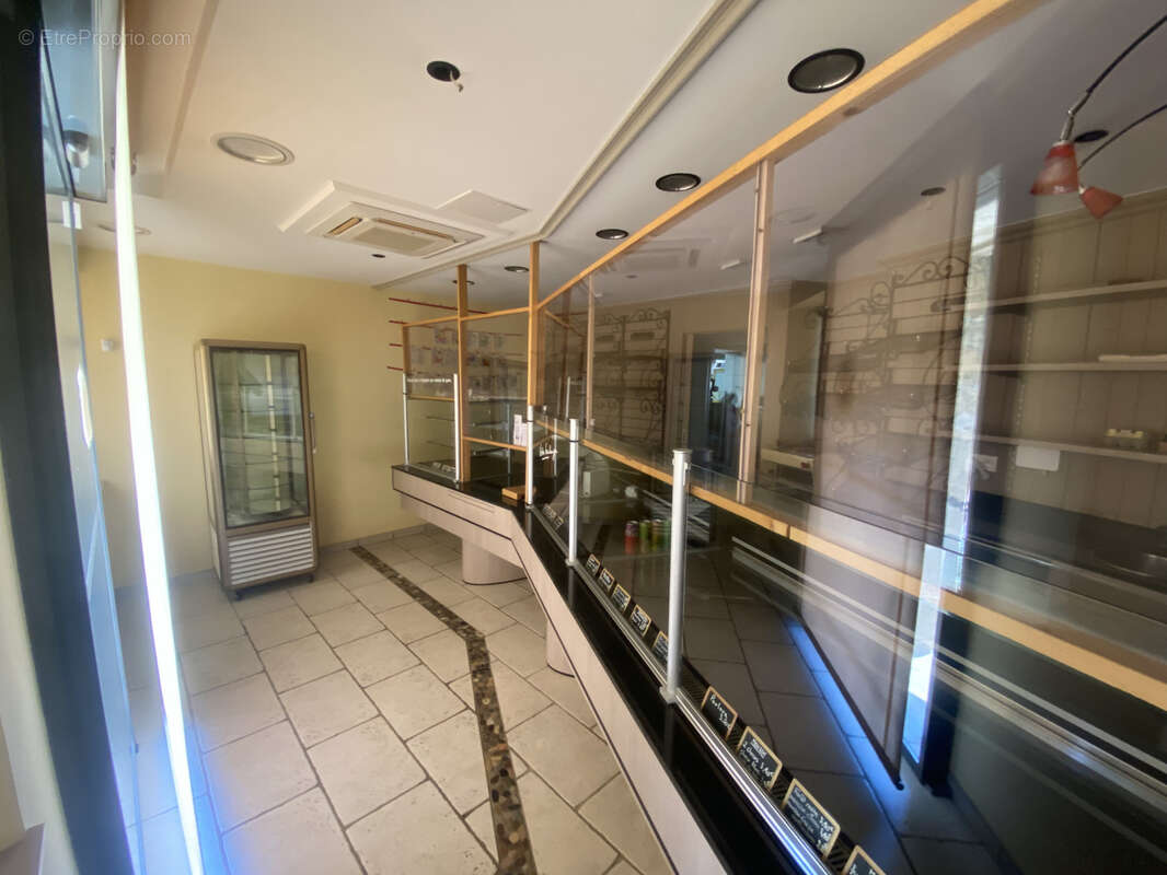 Commerce à COSNES-ET-ROMAIN