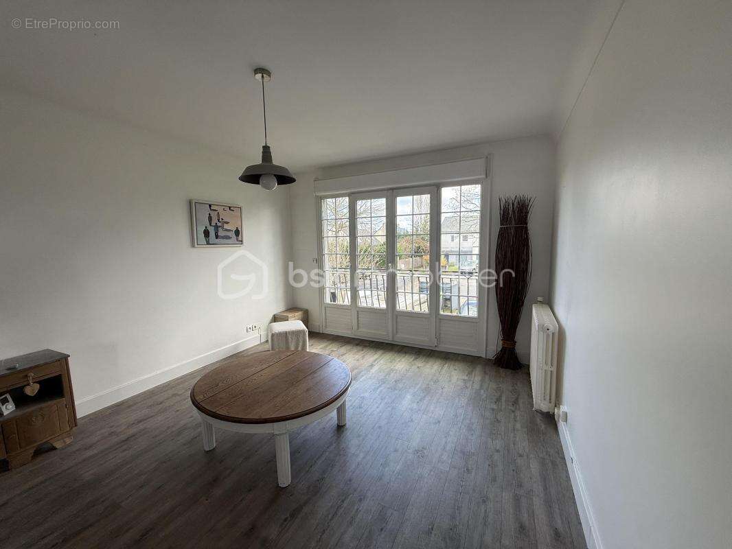 Maison familiale nantaise – 140 m² – 5 chambres – Jardin – Garage - photo 4