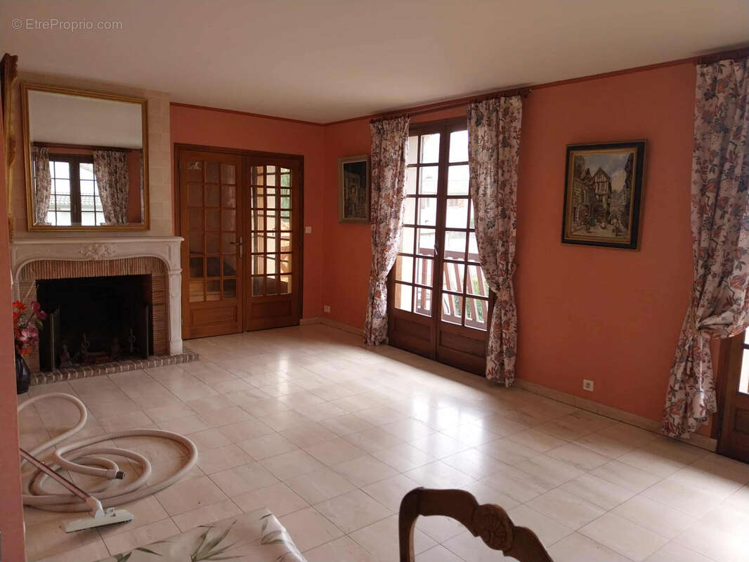 Maison à NEUFCHATEL-EN-BRAY