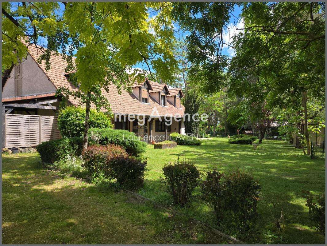 Maison avec le nécessaire en plain-pied avec plus de 2 hectares attenants - photo 2