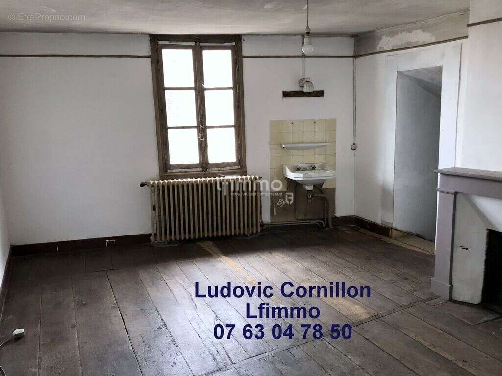 Maison à PIERRE-BUFFIERE