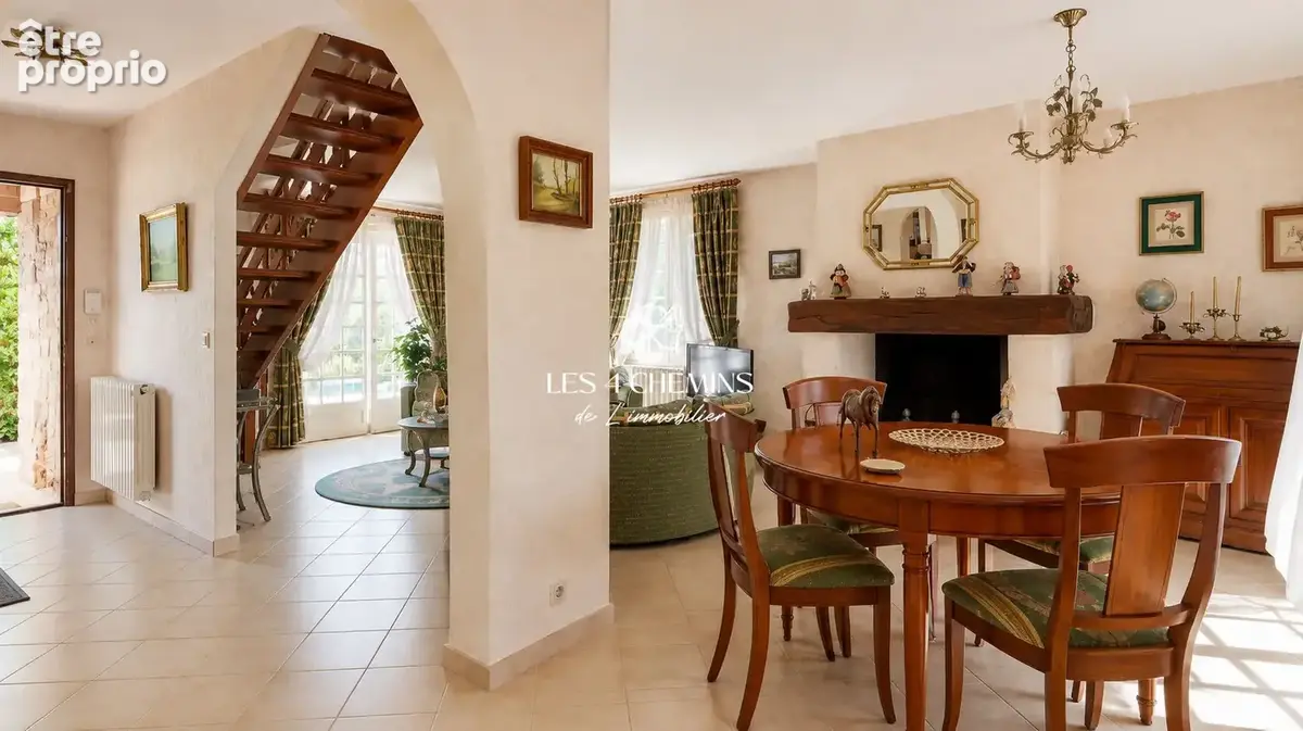Villa  à rénover de 6 pièces d'environ 185 m2 sur 698 m2 proche mer et commerces - photo 3