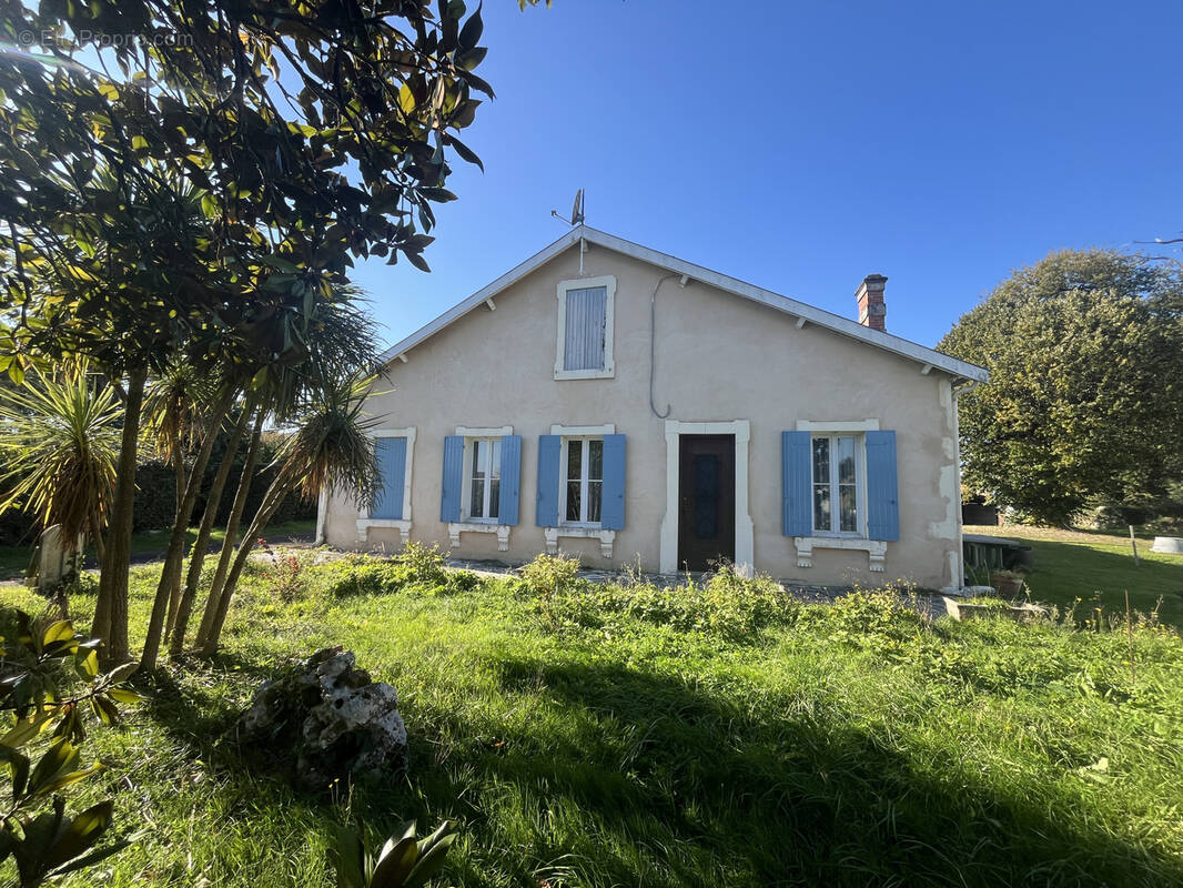 Maison à LES MATHES