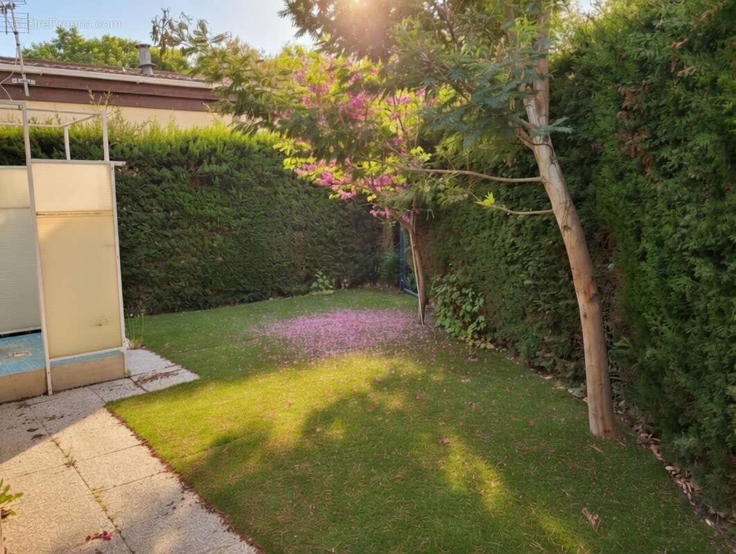 Maison à ROQUEBRUNE-SUR-ARGENS