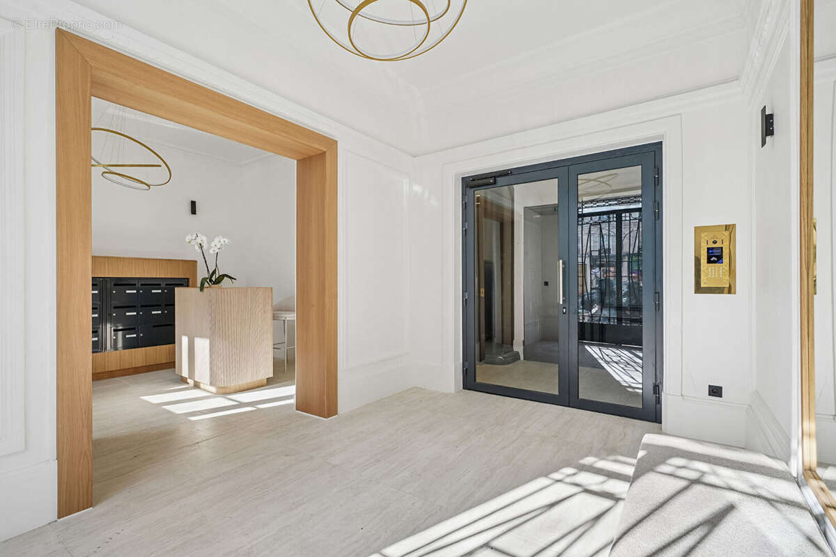 Commerce à PARIS-7E