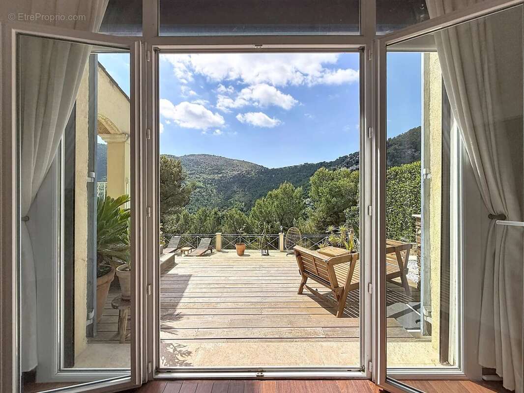 Maison à TOURRETTE-LEVENS