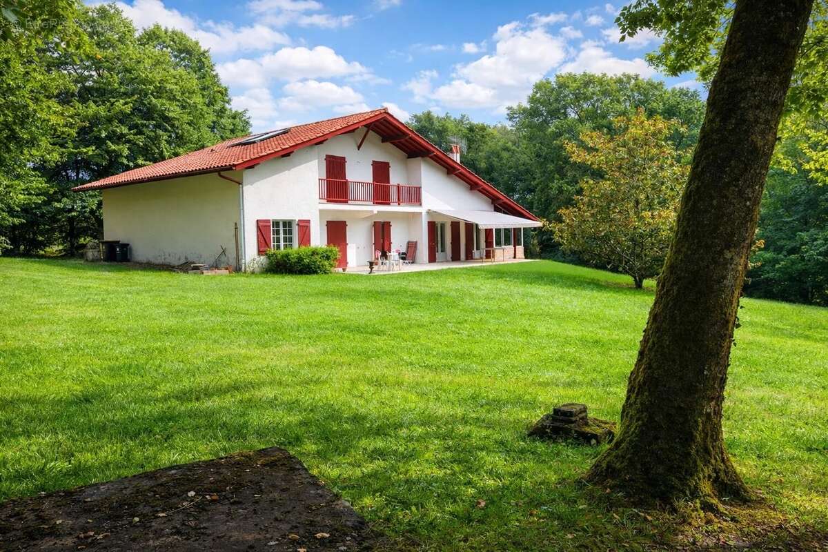Maison à MOUGUERRE