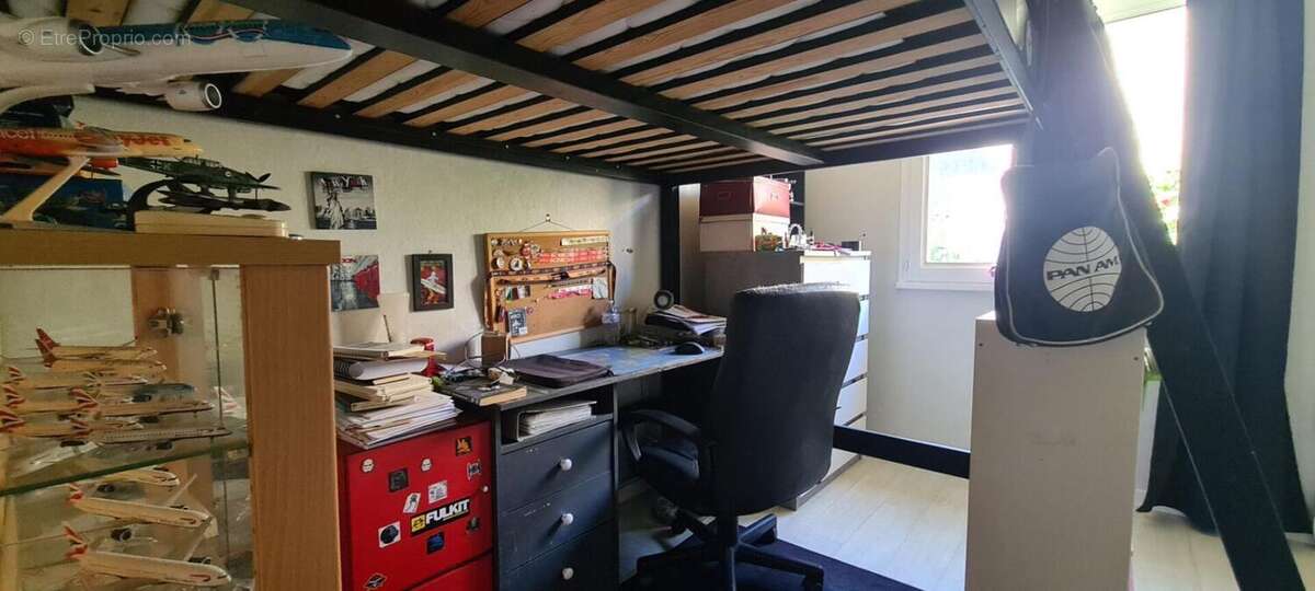 Maison Clisson 5 P . 3 Chs . Bureau . 81.29 M² . T 377 M² . Terrasse . Garage - photo 13