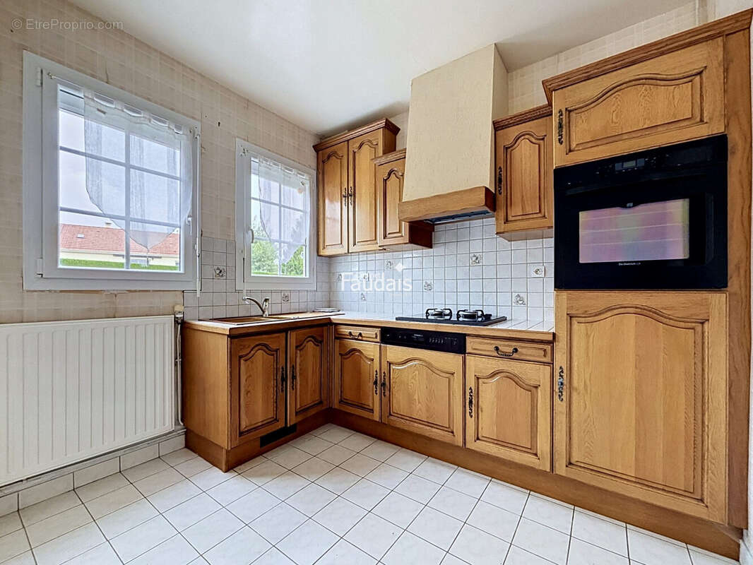 Maison 111 m² à Saint-Germain-D'elle  - photo 6