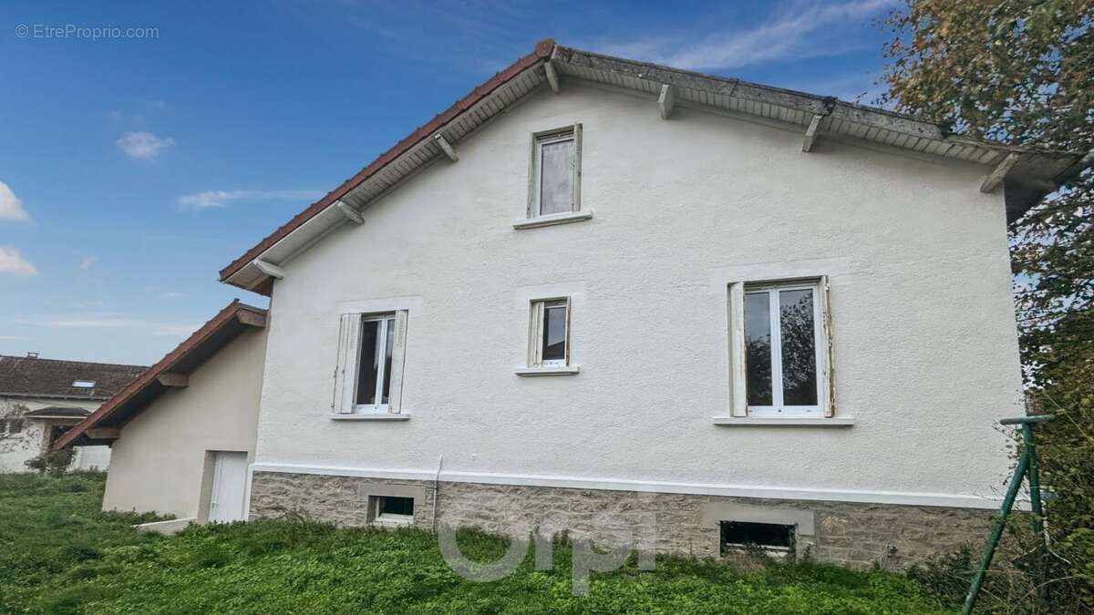 Maison à BESSINES-SUR-GARTEMPE